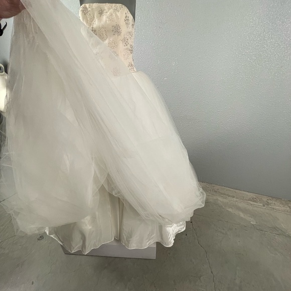 Vintage Monique Lhuillier gown - Picture 10 of 12